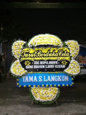 Papan Bunga Duka di Pingit